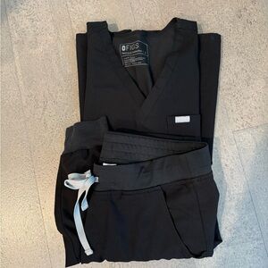 Figs The Set in black